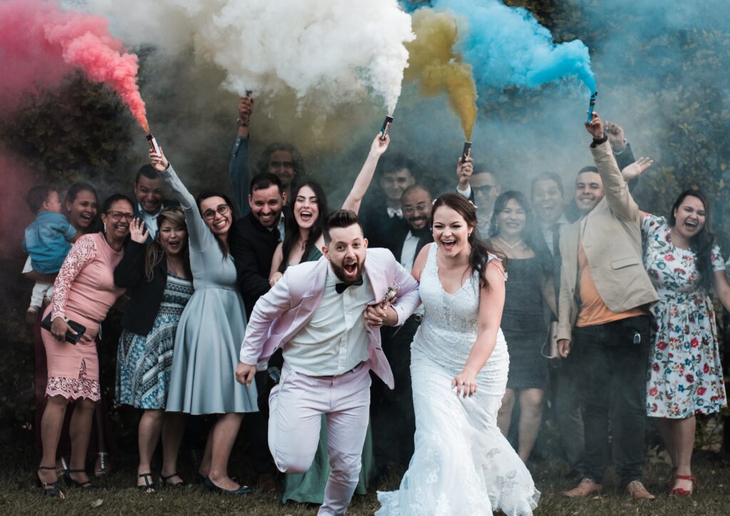 colour your wedding photos with poppers